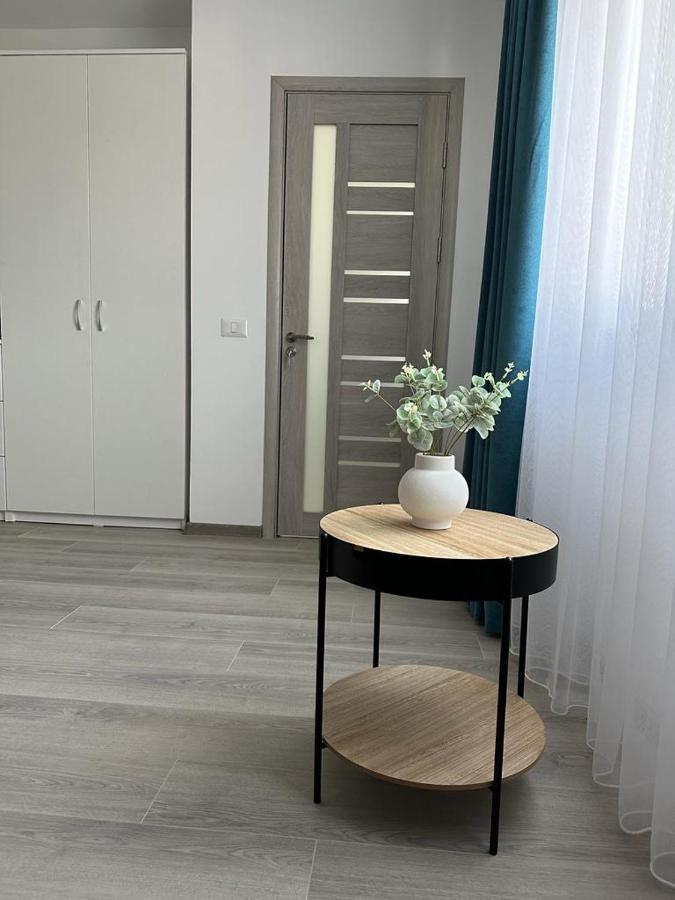 Luxury Apartments And Studios Boulevard G Enescu Suceava Exterior foto